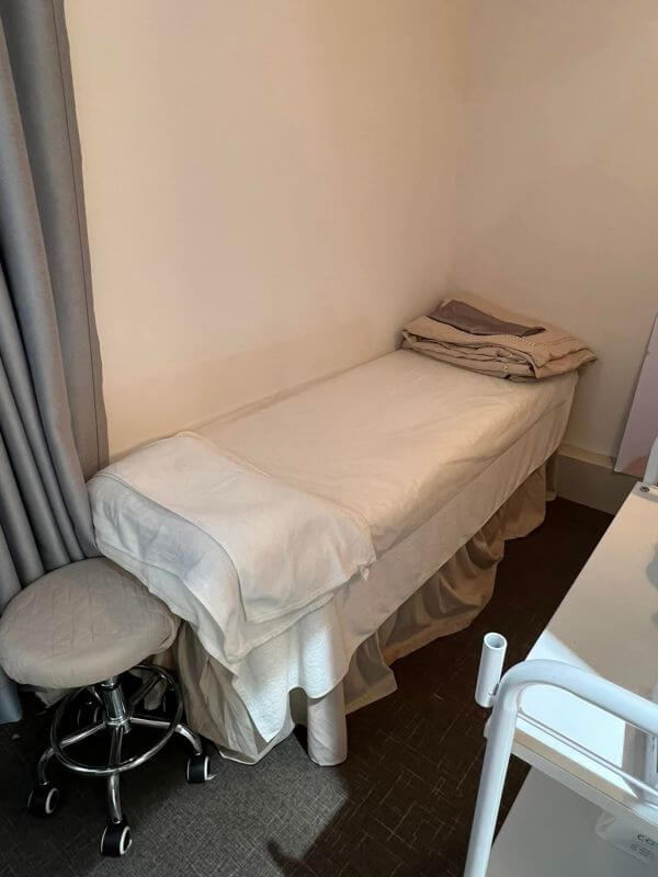 (Expired)Nails And Facial Salon For Immediate Take Over