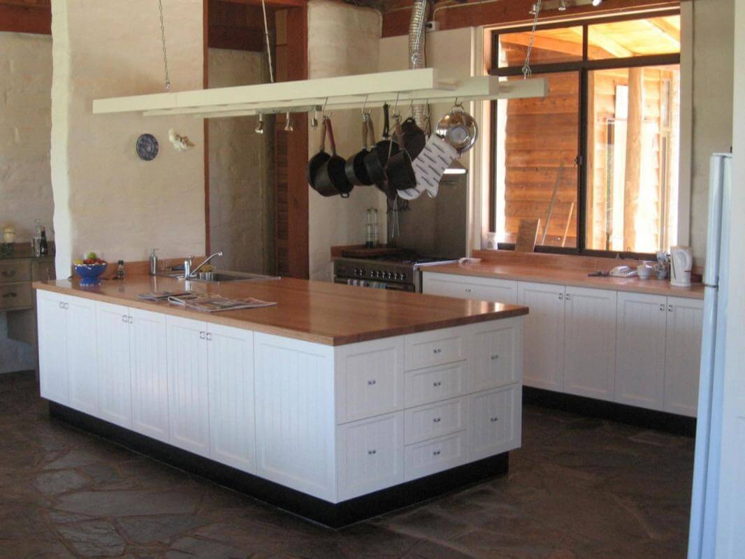 Kitchen Manufacturer & Commercial Joinery.  Vendors Terms available