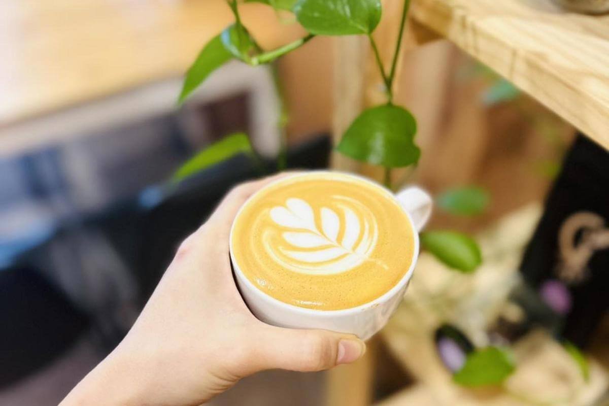 REDUCED Main St Cafe in Popular Beachside Location