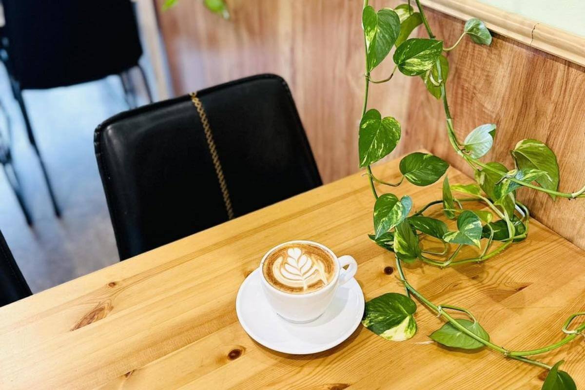 REDUCED Main St Cafe in Popular Beachside Location