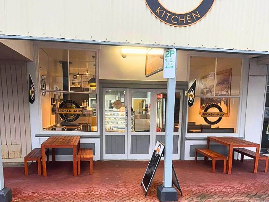 $700,000+ Turnover All Takeaway Queenstown's Best Busiest & Only Takeaway L/hold $200K+sav neg