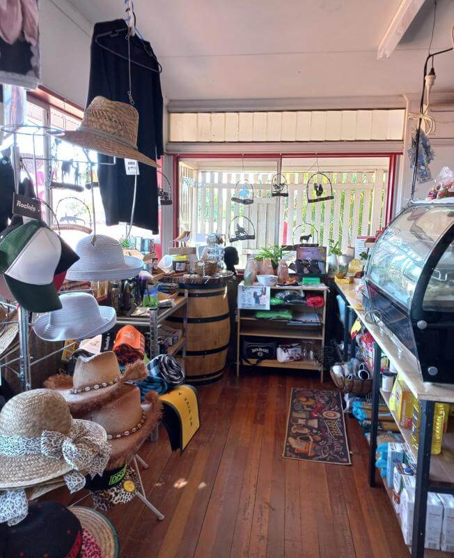 Freehold Country Pub, Hotel, Motel, Caravan Park  Northern Queensland