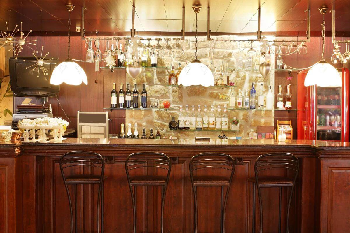 Exciting Opportunity in Bella Vista - Established Café Bar For Sale!