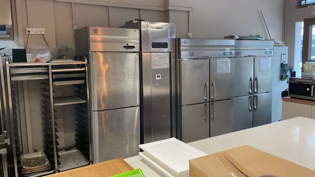 (Expired)Fully Equipped Cafe And Bakery At City Fringe With Lunch & Dinner Crowd