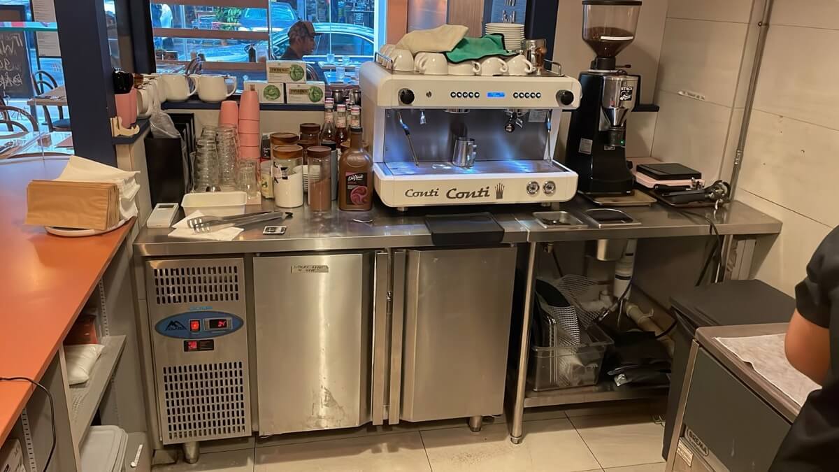 (Expired)Fully Equipped Cafe And Bakery At City Fringe With Lunch & Dinner Crowd