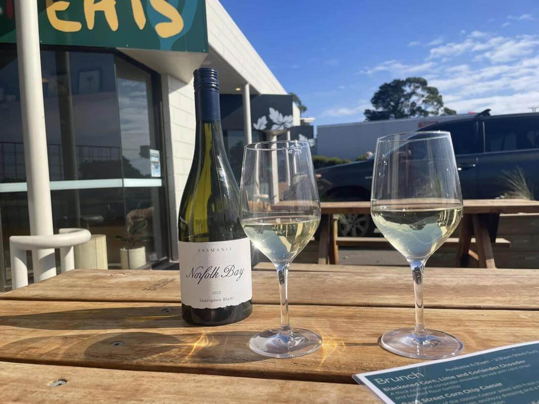 Mins From Beach Fully Licensed Cafe Selling Food Drinks and Vibes Avg Weekly Takings $6,000