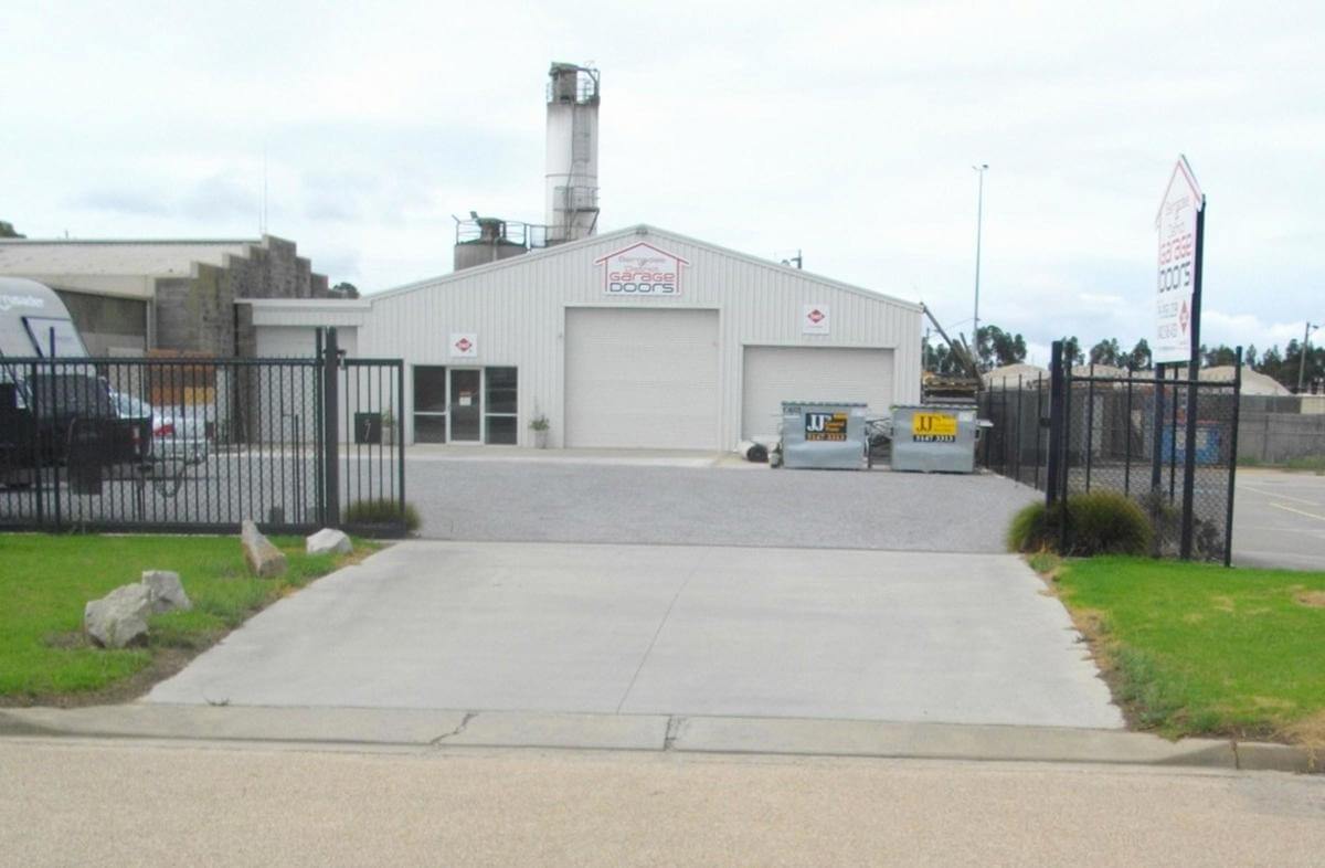 GARAGE DOOR SUPPLIERS AND FITTERS