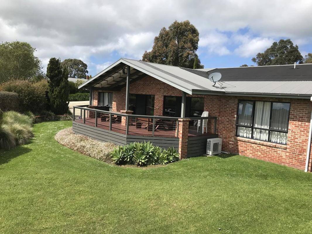 HOLIDAY COTTAGES, COASTAL, MOTEL