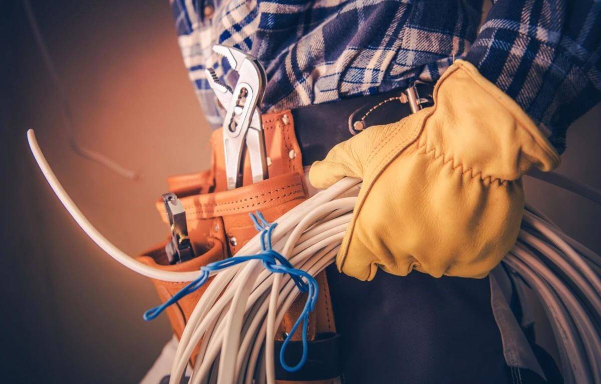 UNDER CONTRACT - Established Electrical Services Group (100% Projects)