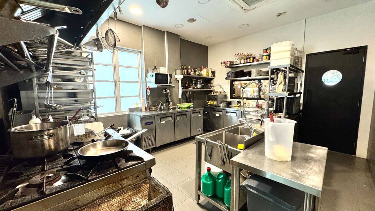 (Expired)Beautifully Designed Restaurant For Takeover In Charming Tiong Bahru / Outram Enclave