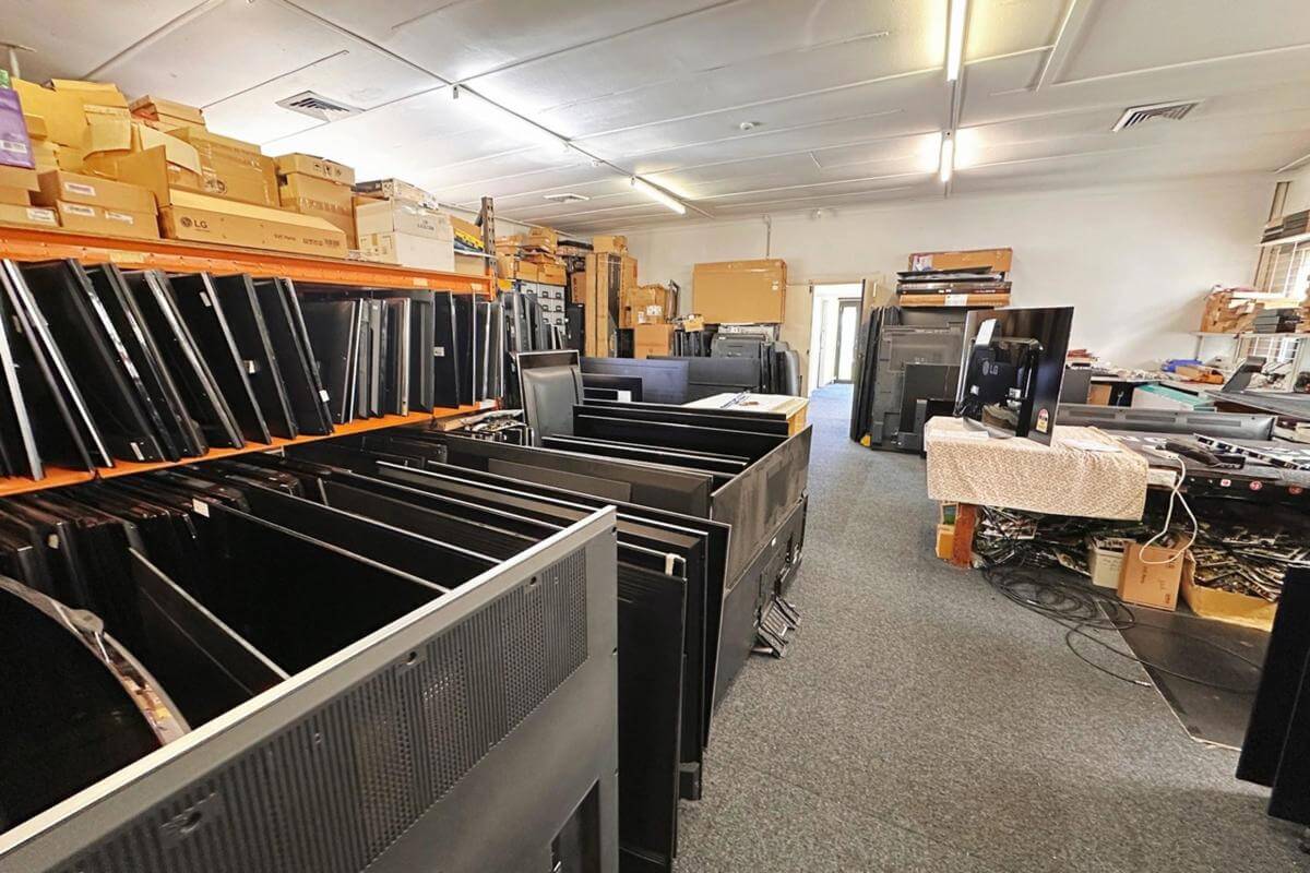 Thirty Years Electronic Repair Business of Success and Growth Potential