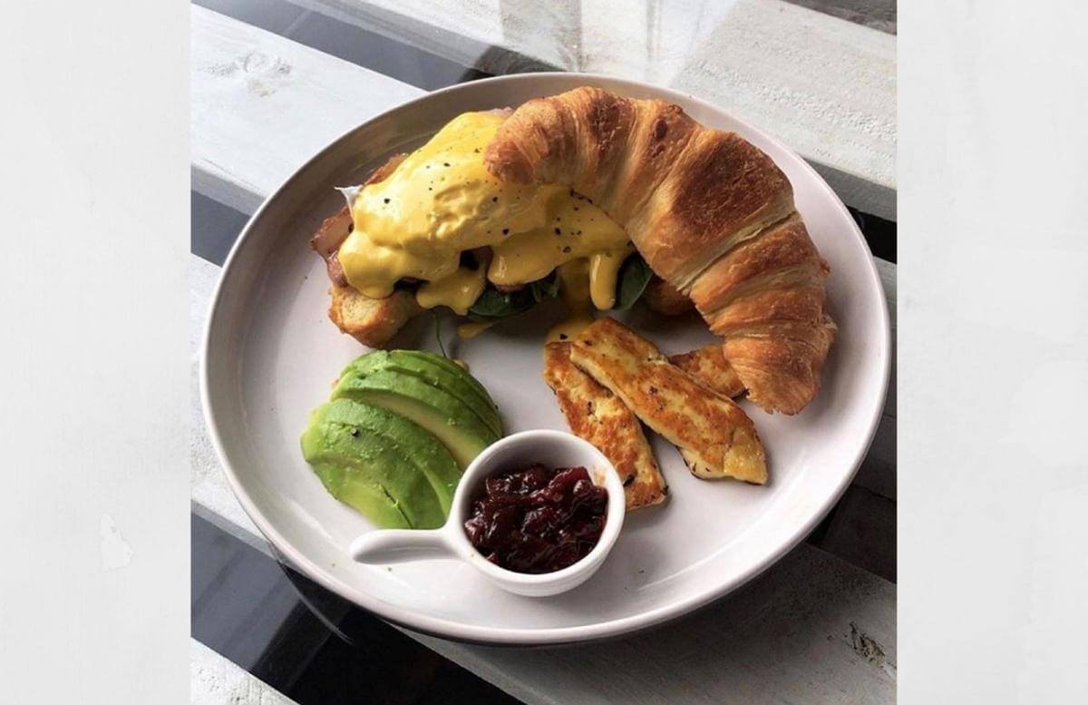 Urth Café & Co  CBD Café with Growth Potential