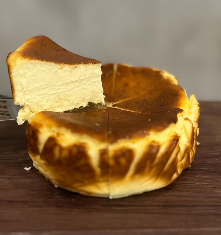 Prime Location Dessert Cafe For Sale, Good Rent and Profitable