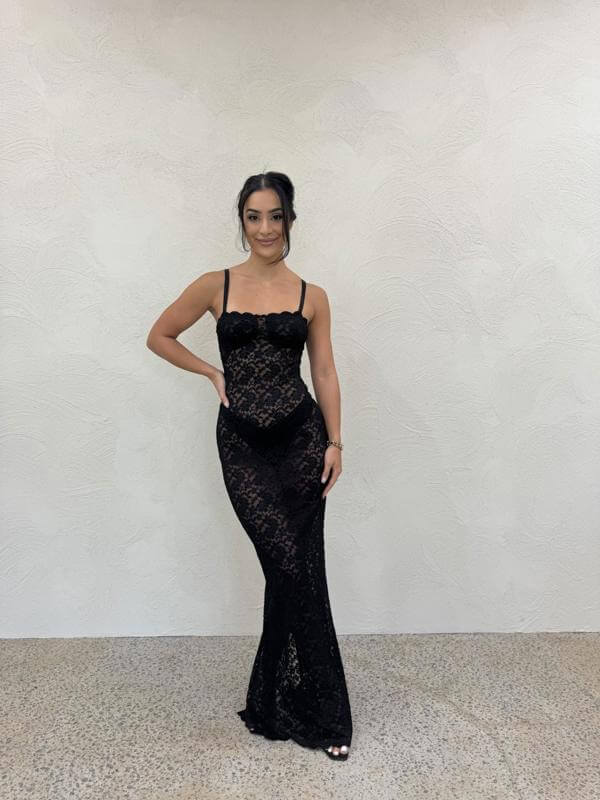 DRESS HIRE  EXCELLENT OPPORTUNITY  FREEHOLD AVAILABLE  !!! OFFERS !!!