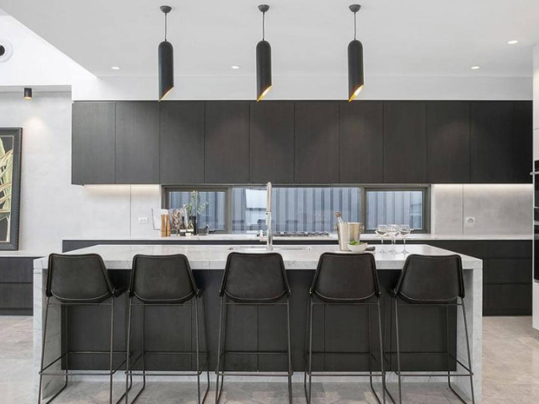 Looking to EXPAND Your Joinery Production? Fully Set-Up Warehouse with Quality Equipment.