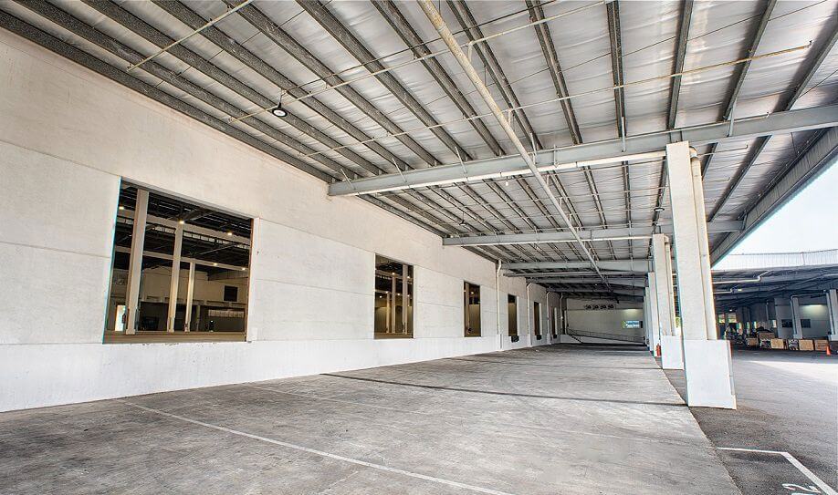 Groundfloor Warehouse With Loading Bay & Dock Levelers For Lease