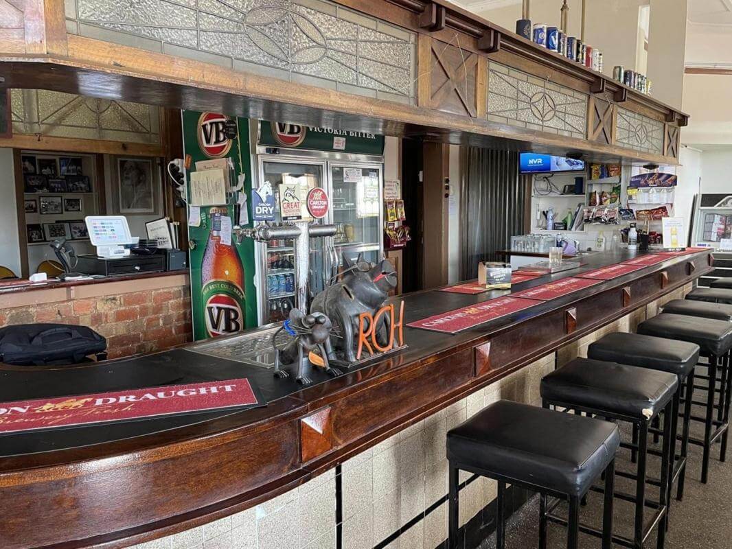 $150,000 NET, Hotel/Motel   Vendors terms