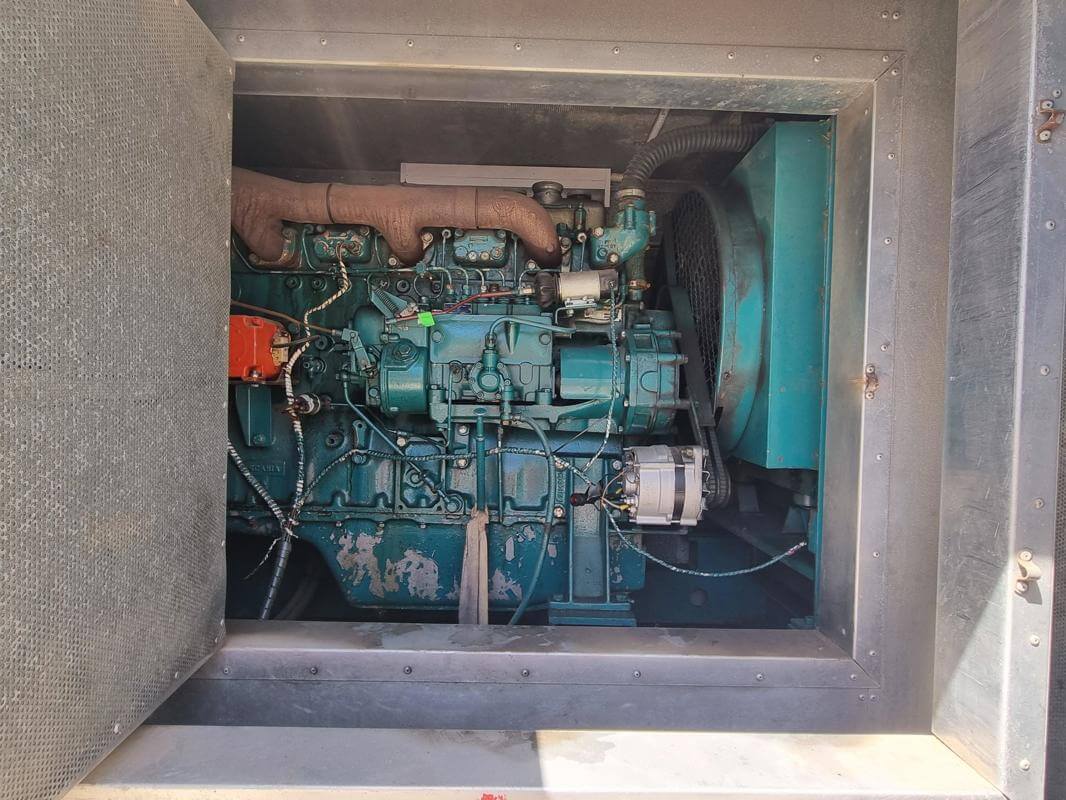 Mobile    Electricity Generator  90 KVA.