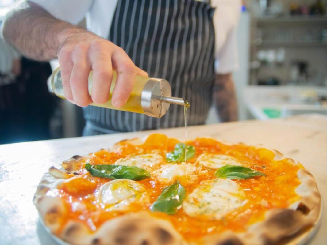Crust Pizza Inner West | $1.23M Revenue | Est. 2013 | Extra Income from Upstairs Sublet