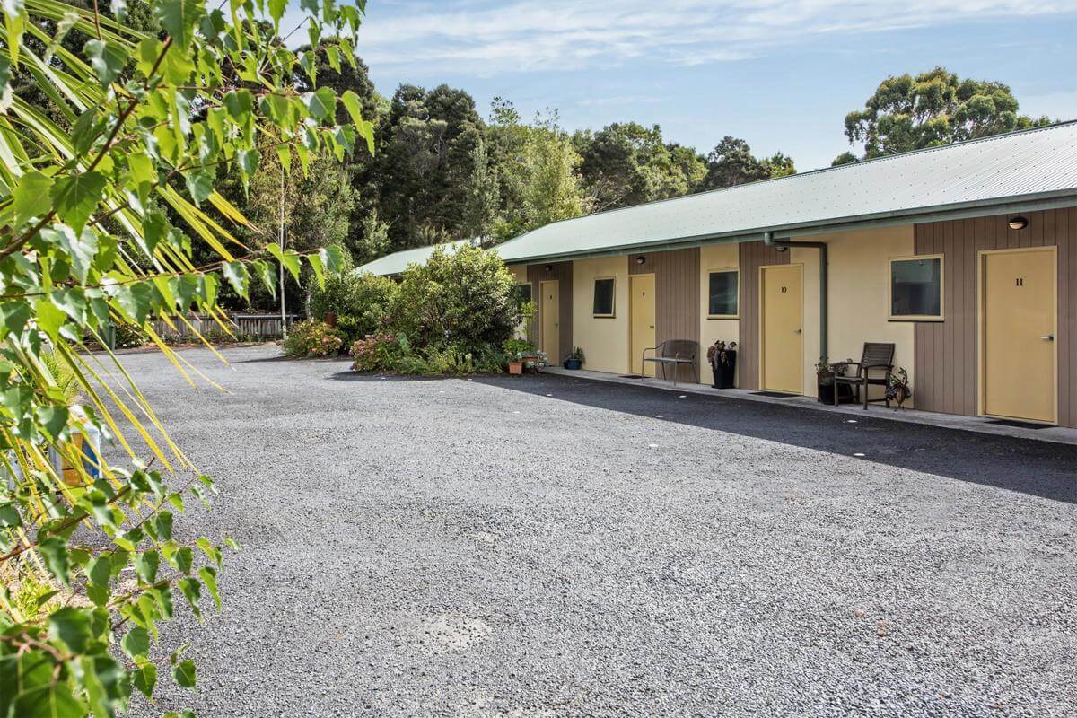 Adj Net Profit>$243K 13 Rooms Freehold Motel Strahan Tasmania 70% Occupancy