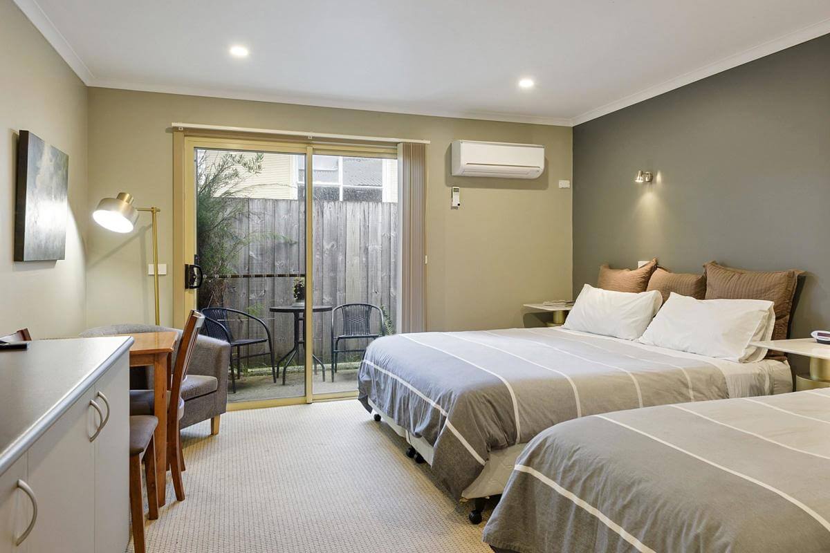 Adj Net Profit>$243K 13 Rooms Freehold Motel Strahan Tasmania 70% Occupancy