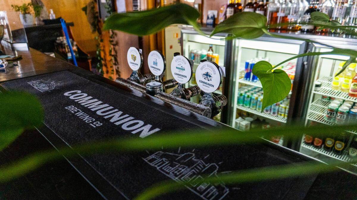 36 Rooms West Coast Tasmanian Motel With 100 Seat Resto Bar Entry Level Opportunity Pay Only Rent