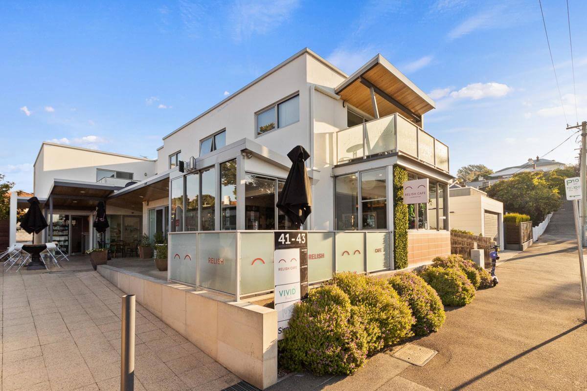 WOW Award Winning Fully Licensed Highly Profitable Not An Average Cafe Weekly T/O $14,000+ High Net