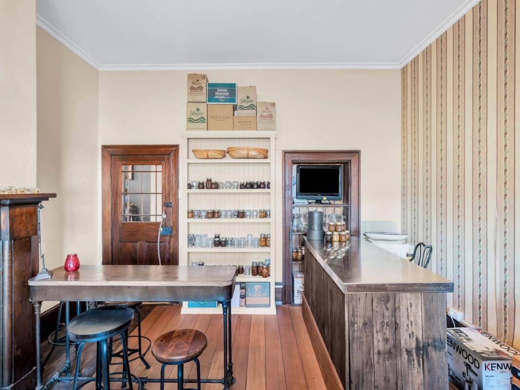 Magnificent Water Views Character Heritage Building 7BR Ensuite, Home or Business Choice is Yours