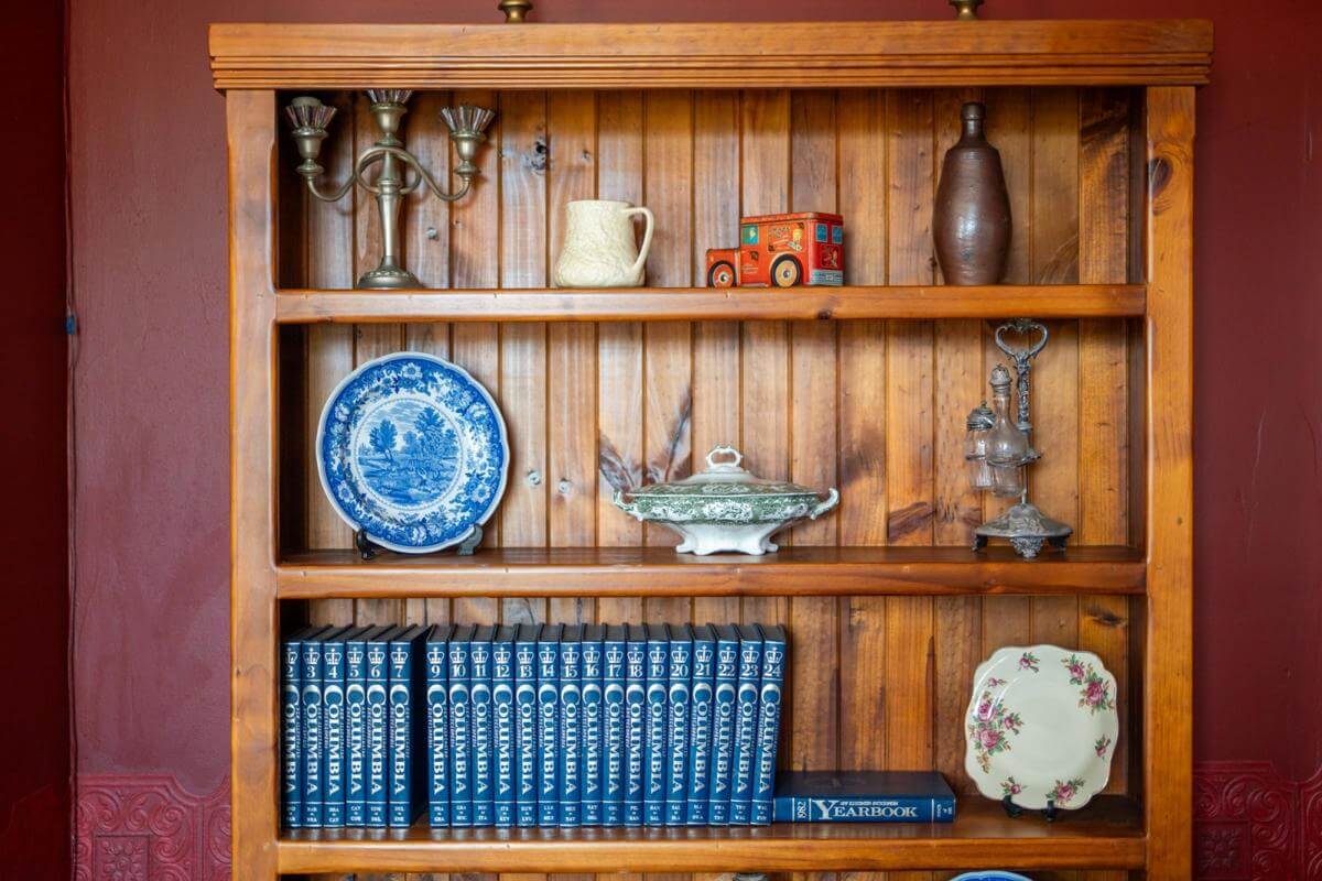 Magnificent Water Views Character Heritage Building 7BR Ensuite, Home or Business Choice is Yours