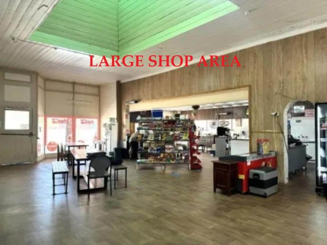 Freehold and Business General Store & Apartment