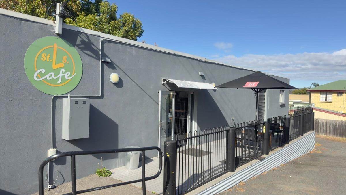 Closing Down Sale  Open to Offers!