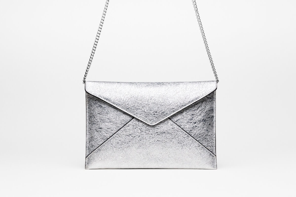 Selling Of Brand Name And Stock Of Clutch Leather Handbags