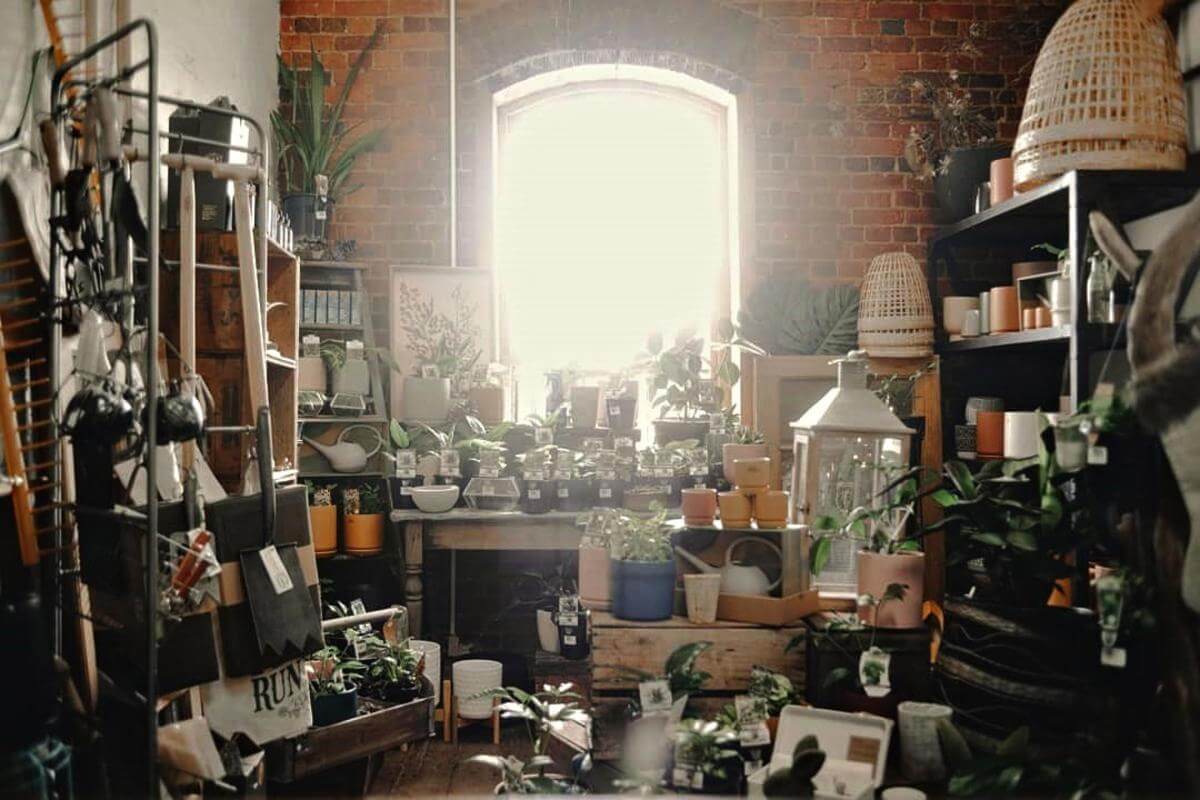 Highly Successful Blooming Deloraine Floristry  High Turn over O/O $75,000+SAV