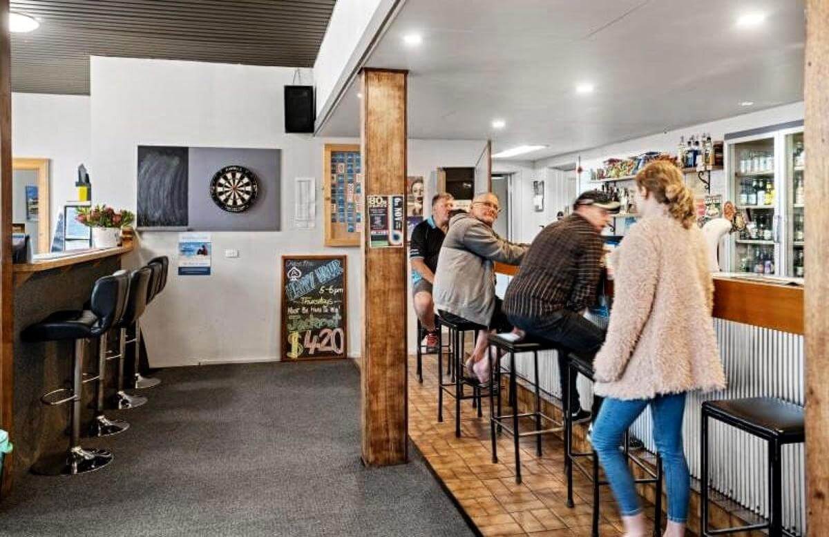 St Marys Hotel Iconic Landmark Leasehold Hotel, only $200,000+sav T/O approx $1.4m