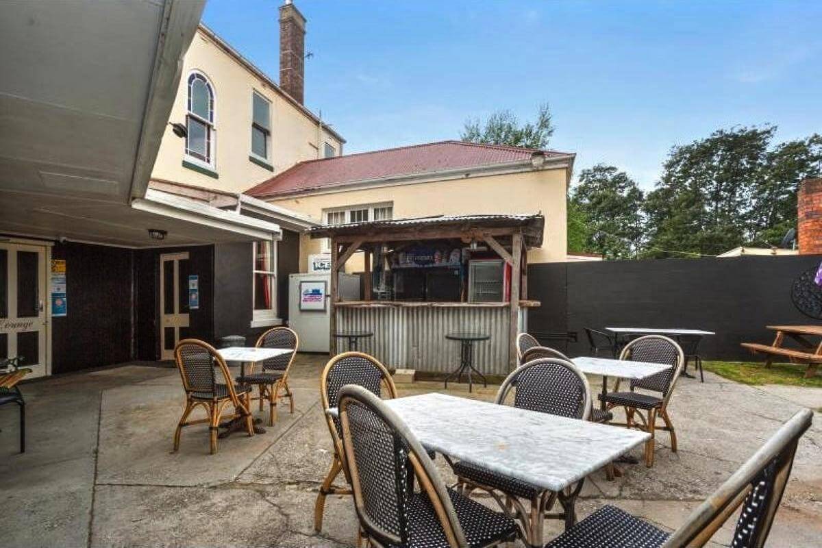 St Marys Hotel Iconic Landmark Leasehold Hotel, only $200,000+sav T/O approx $1.4m