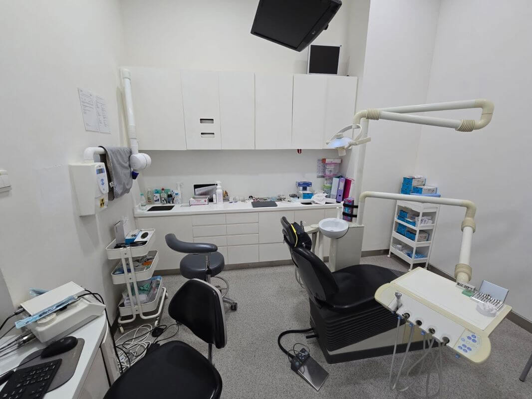Thriving Dental Clinic Seeking for Partner / Investment Opportunity