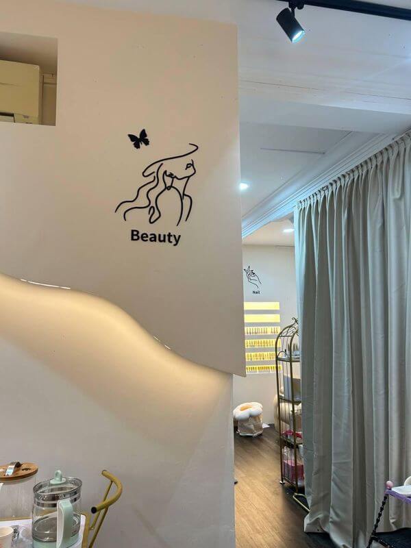 (Expired)Beauty Salon For Takeover. Beautifully Furnished And Renovated Ready For Operation