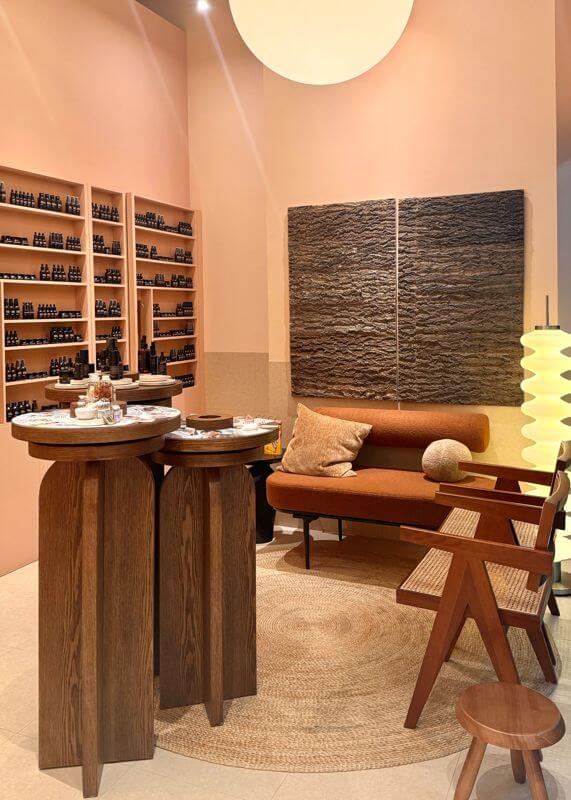 1058 Sqft Retail Clinic Unit For Takeover – Tai Seng Centre