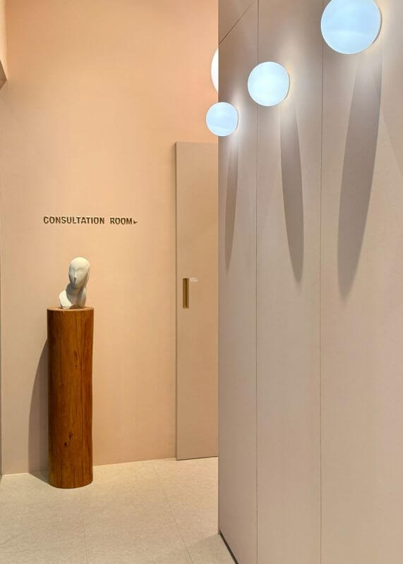 1058 Sqft Retail Clinic Unit For Takeover – Tai Seng Centre