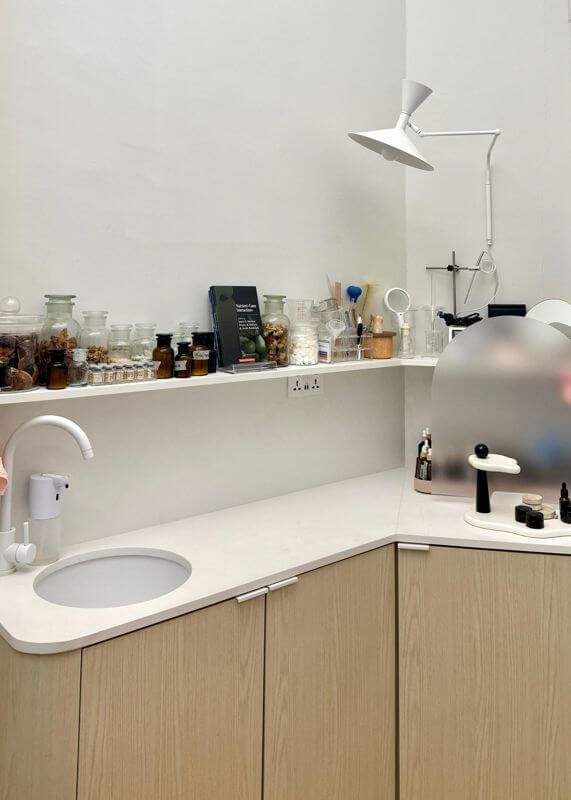 1058 Sqft Retail Clinic Unit For Takeover – Tai Seng Centre