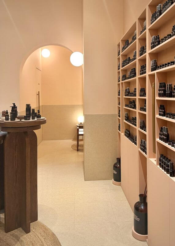 1058 Sqft Retail Clinic Unit For Takeover – Tai Seng Centre