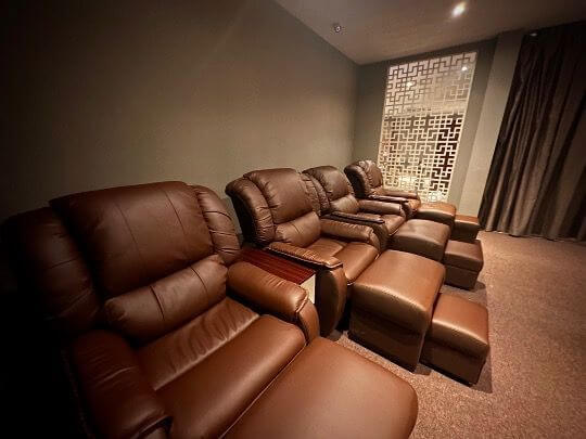 Prime Opportunity - Ready Spa /Wellness Space For Takeover In D10 商业​良机 - 接管1800+平方英尺店