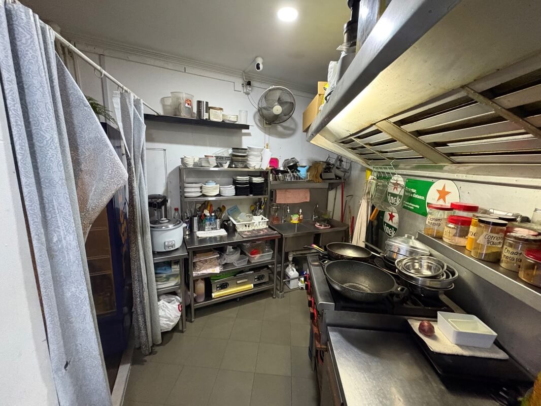 (Expired)Charming Bistro For Sale - Established Spot At Bayshore