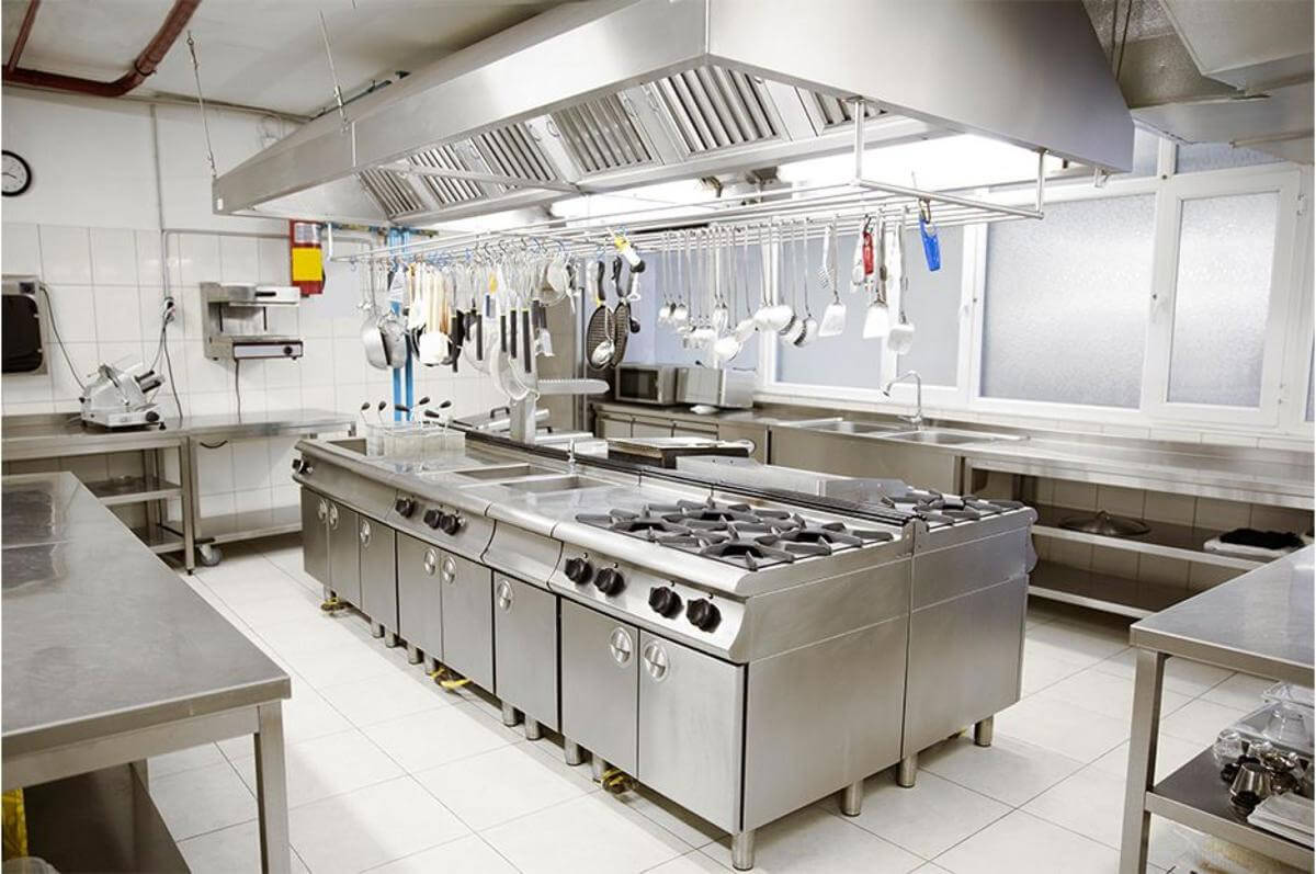 FOOD MANUFACTURE  -  SPECIALIST IN LARGE WHOLESALE SECTORS