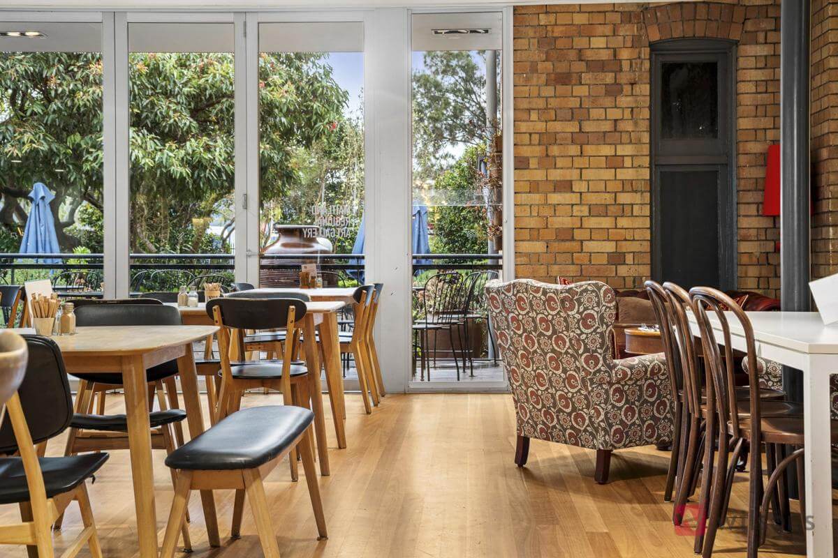 Iconic maitland Cafe - operated Under management