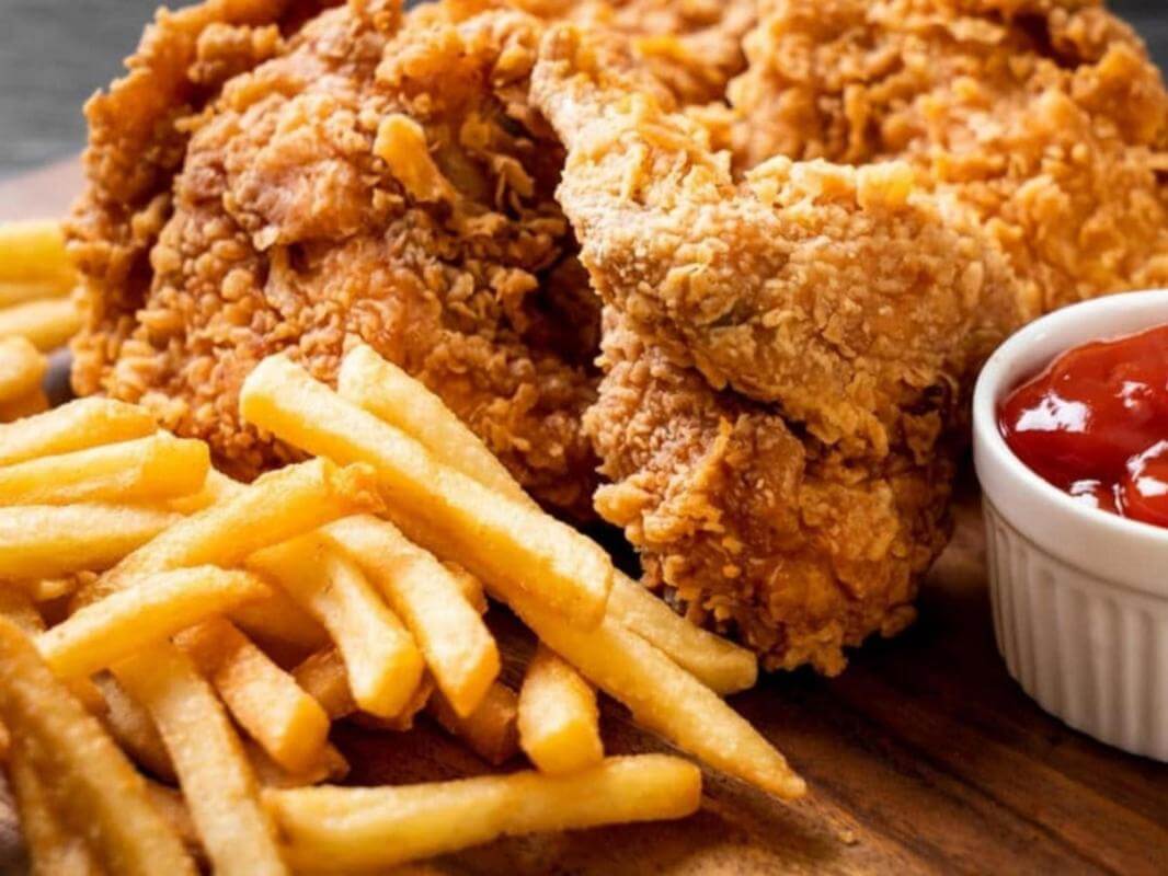 Chicken & Chip OR Fish & Chip shop, Gold Coast north, Near new equipment, Possible for 491 Visa!