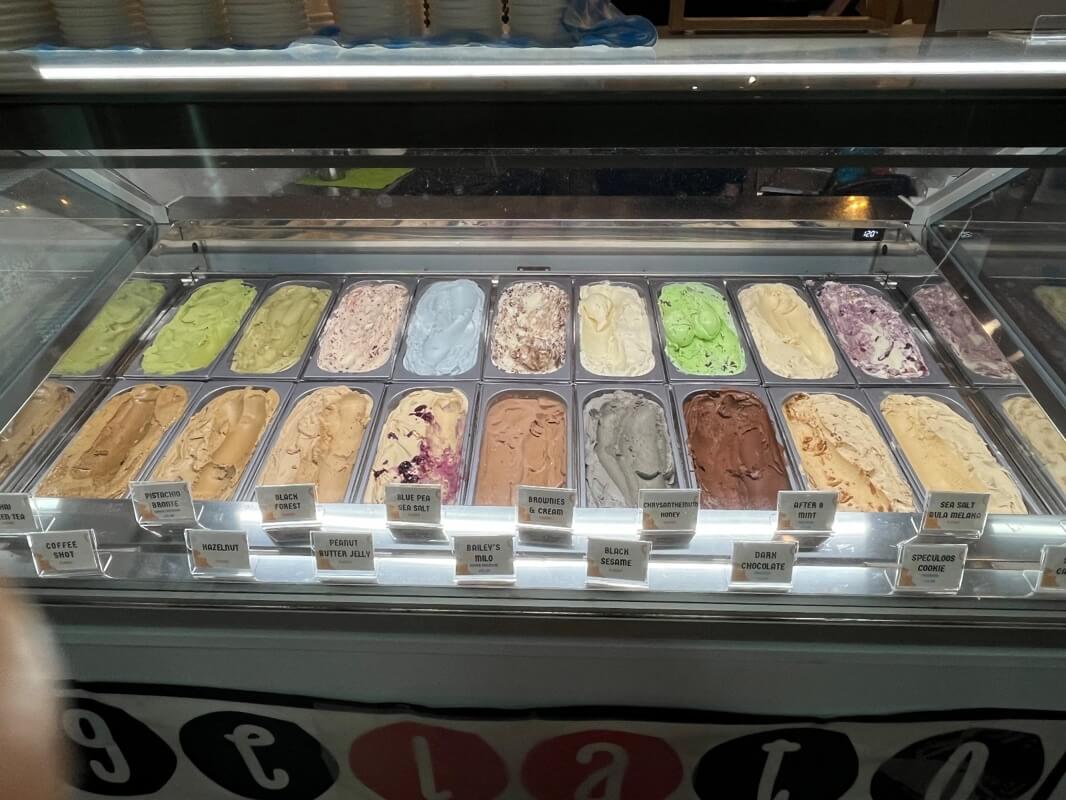(On Hold)Jalan Besar Dessert Cafe with 1200Sqft, affordable rent, equipment & full setup For Takeover