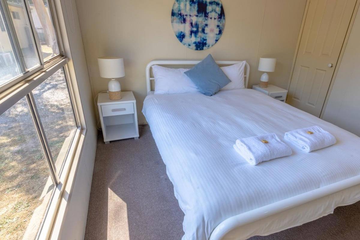 250 BED GROUP ACCOMMODATION/SCHOOL CAMP