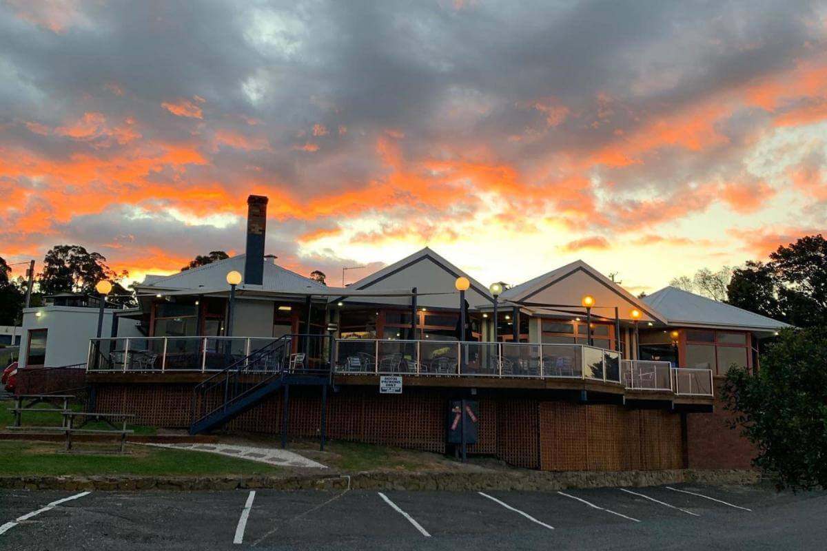 L/hold Beauty Point Waterfront Hotel Glorious River Views 20 Pokies All Income Streams