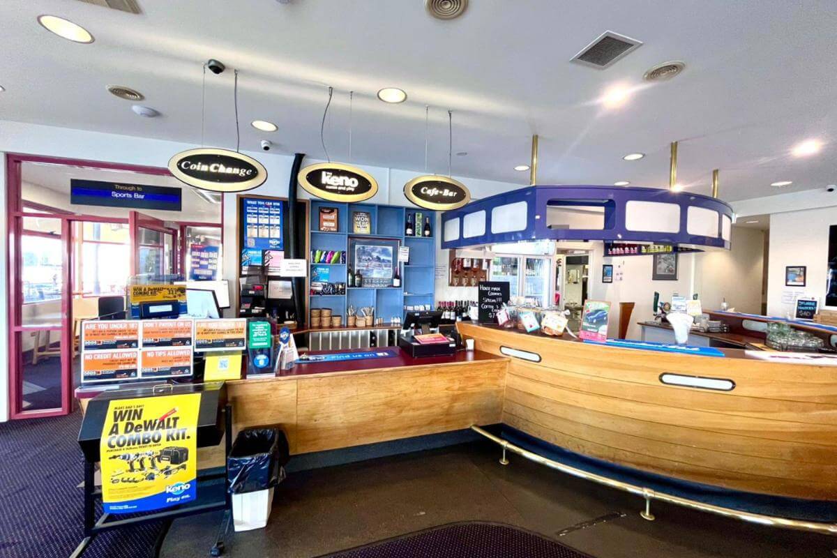 L/hold Beauty Point Waterfront Hotel Glorious River Views 20 Pokies All Income Streams